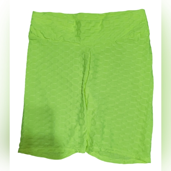 Bundle of two butt sculpting shorts - Picture 6 of 9